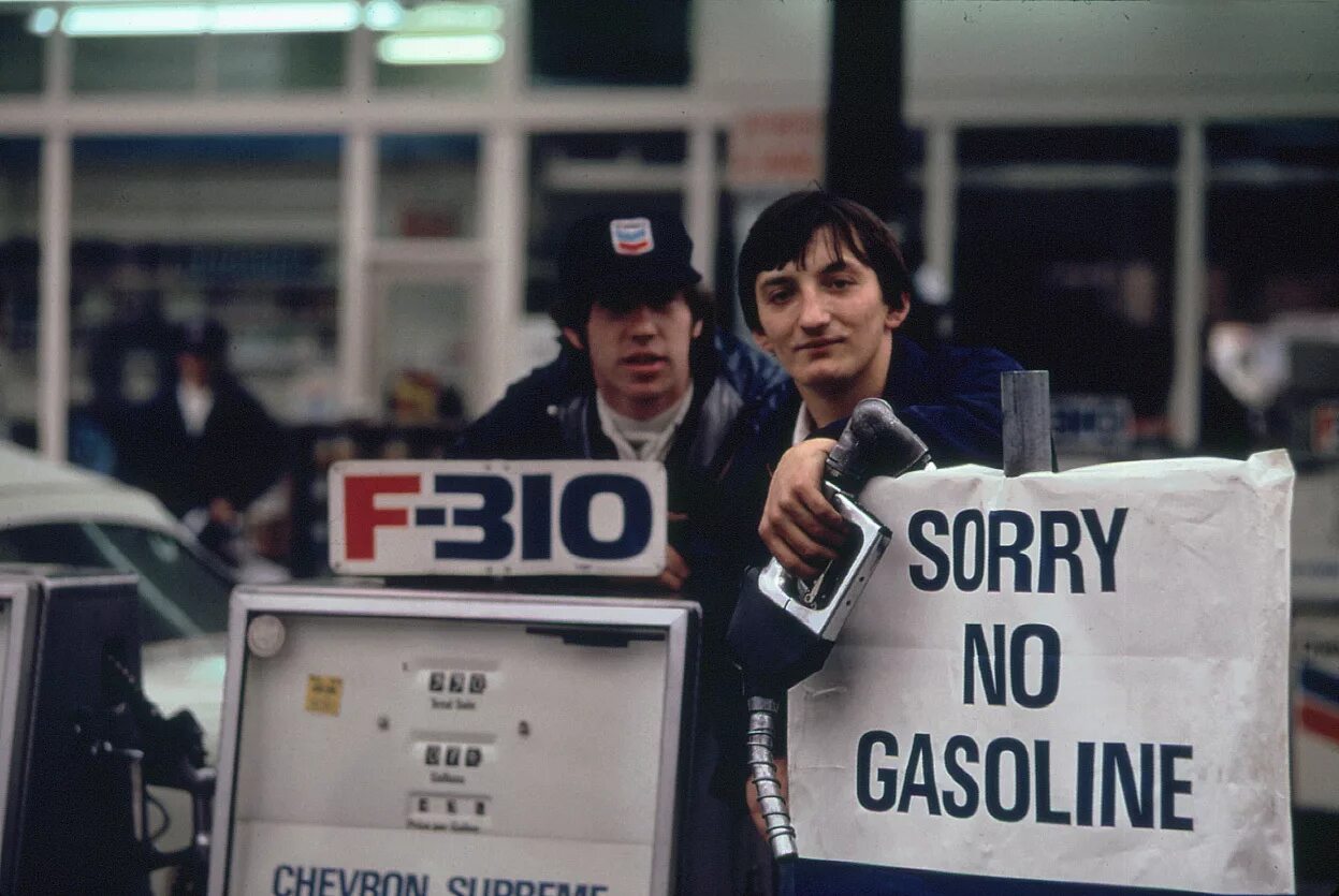 нефтяной кризис 1973 сша. топливный кризис в сша 1973. нефтяной кризис 1973 сша. нефтяной кризис. нефтяной кризис 1970х.