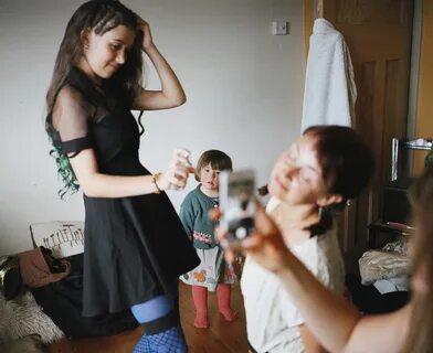 Песня youngest daughter
