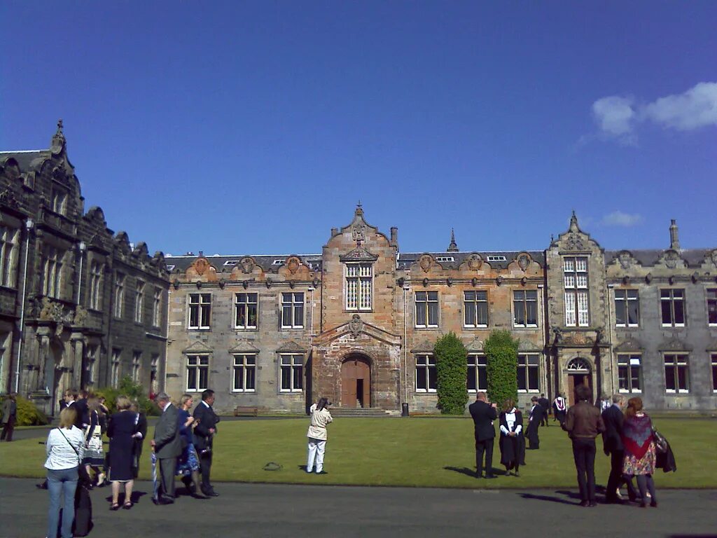 Университет сент Эндрюс. Университет сент-Эндрюса Шотландия. St Andrews University в Великобритании. Лафборовский университет Шотландия. University com