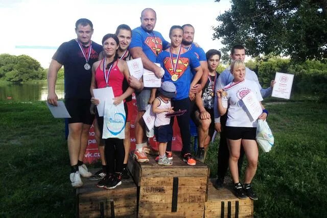 Как выглядят люди в белгороде. Соревнования по пауэрлифтингу и армрестлингу. Митинг 23 января 2021 белгород. Соревнования по пауэрлифтингу и армрестлингу. 12 человек белгород.