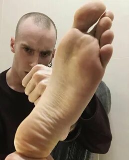 Bare men