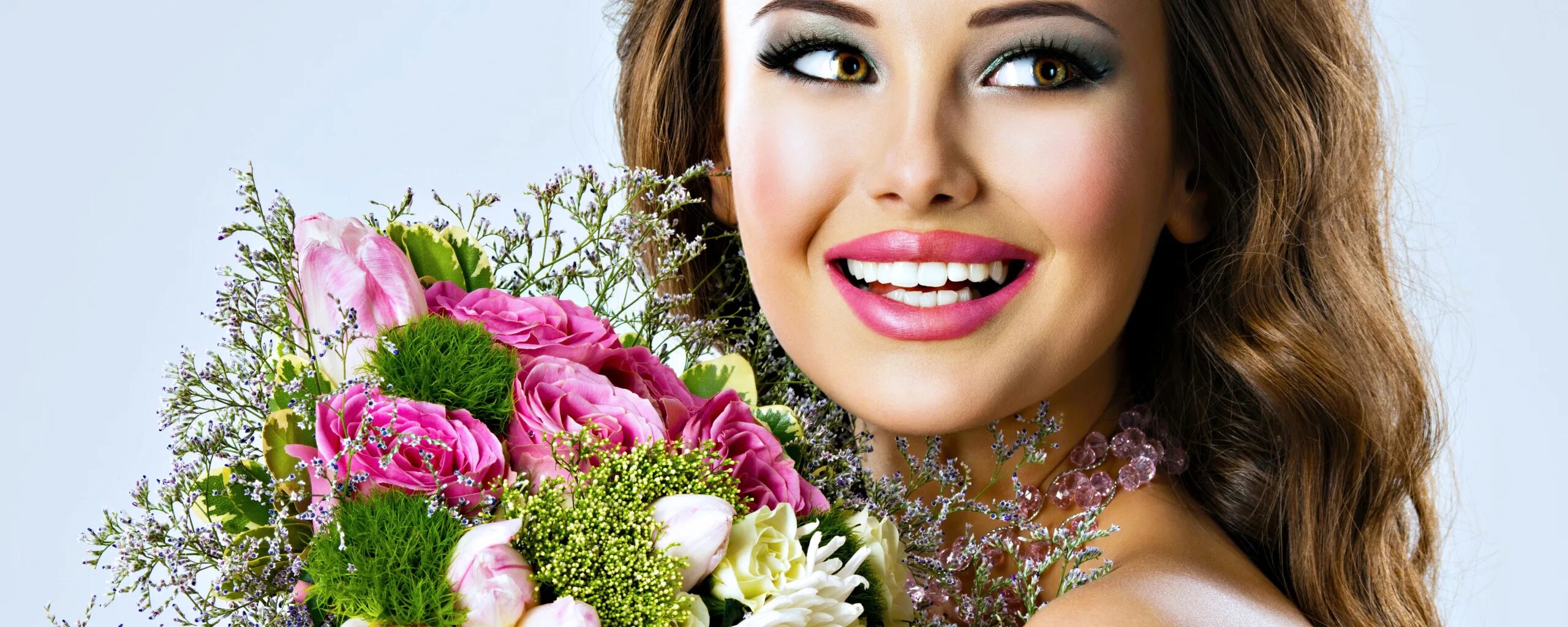 Букет цветов для детей. Улыбки и цветы слова. Нежностью улыбками цветами стихи. Цветочек с улыбкой. Улыбка.