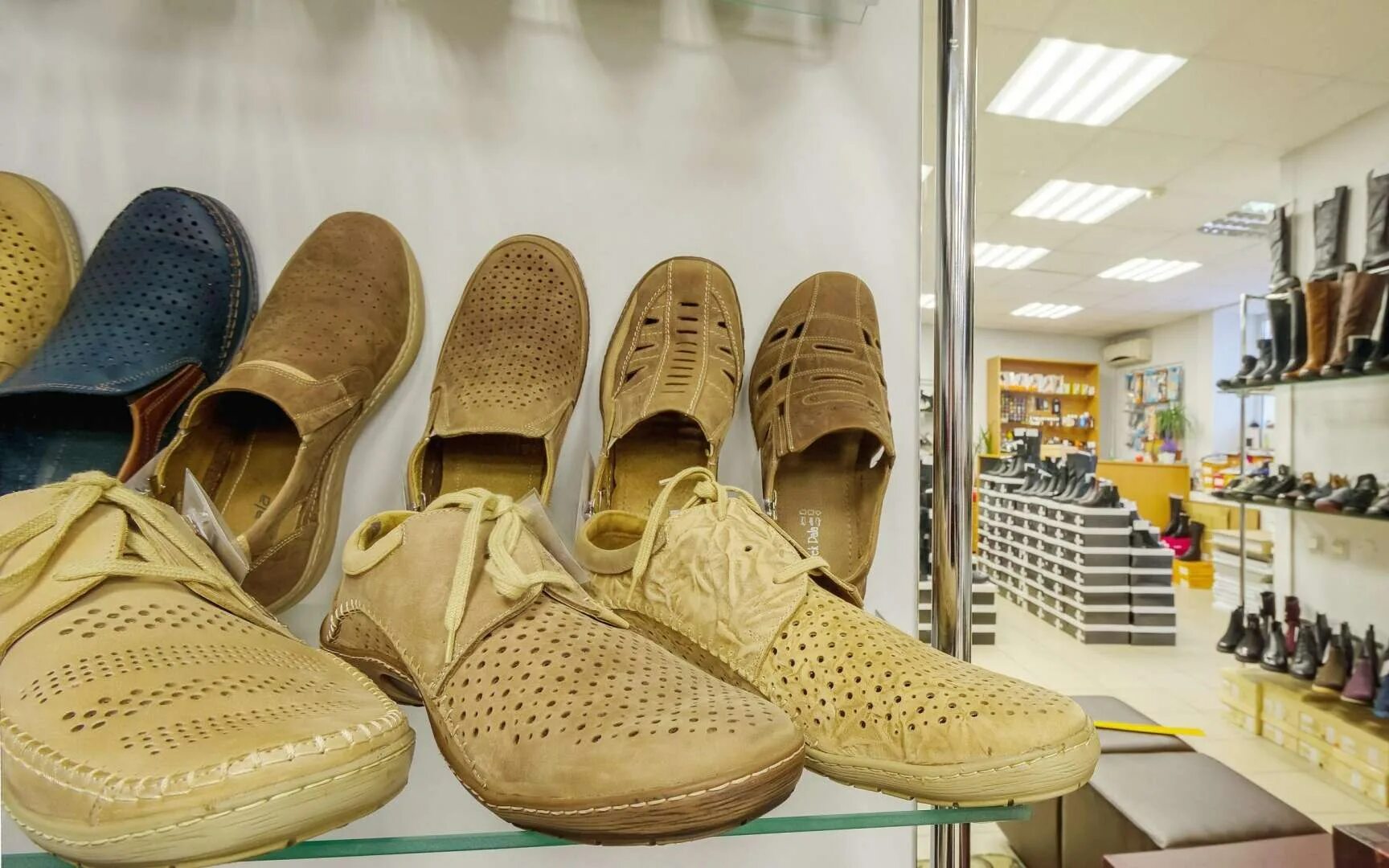 Интернет сайт обуви спб. Магазин море обуви в СПБ. Дешевая обувь Санкт Петербург. Обувные магазины в галерее СПБ. Дешевая обувь на Удельной.