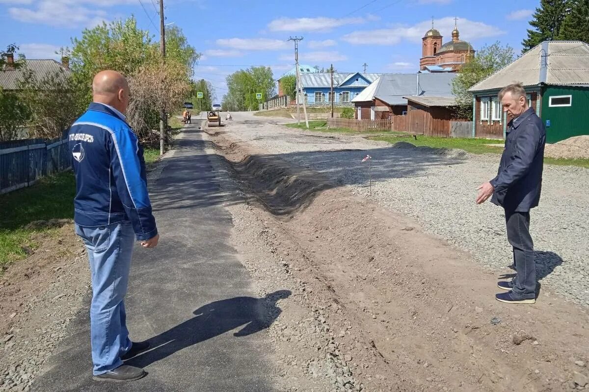 Гисметео мельниково шегарского. Мельниково Шегарский район. Ремонт дороги. Озерка Мельниково Шегарский район. Фермер Шегарский район Береснев.