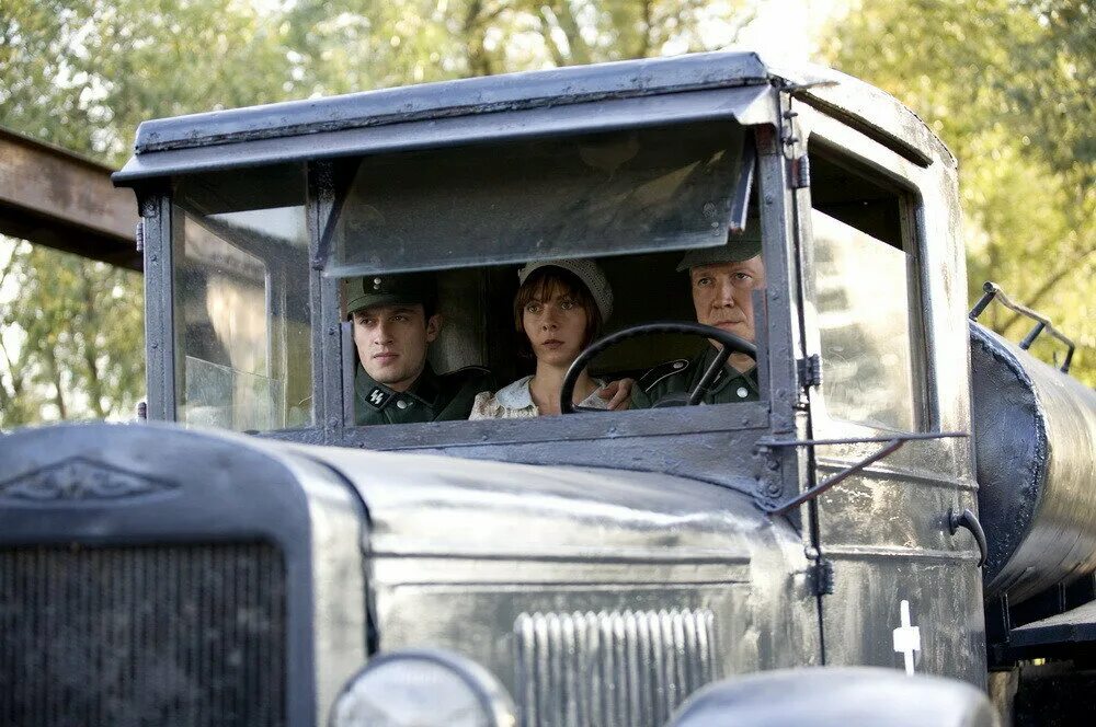 Операция горгона 2011. Ауф арт. Медуза горгона. Медуза горгона коллаж. Операция горгона 2011.