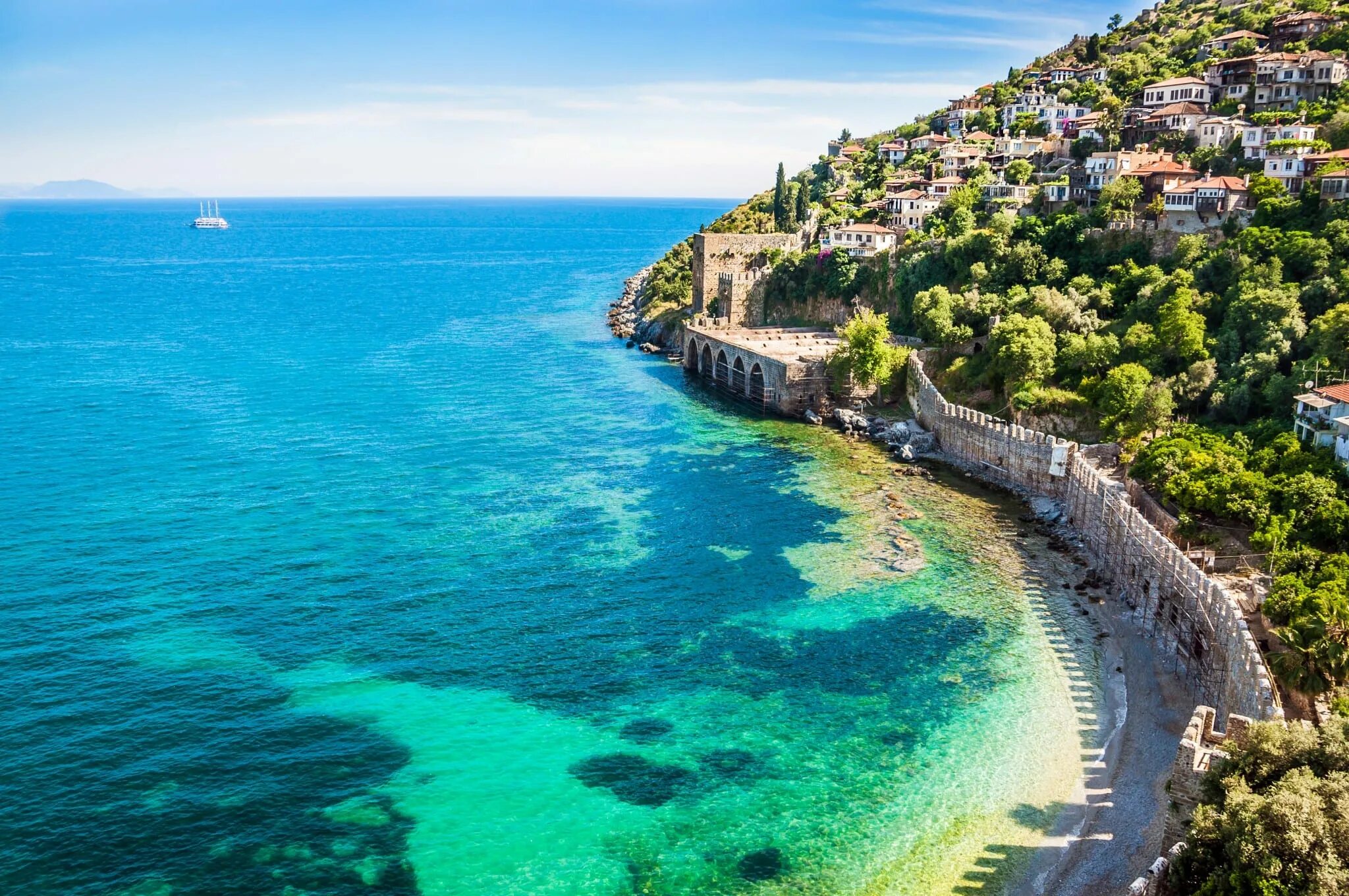 Alanya turkey. Аланья (Турция). Средиземное море Турция Алания. Пляж улаш Алания. Анталийское побережье Алания.