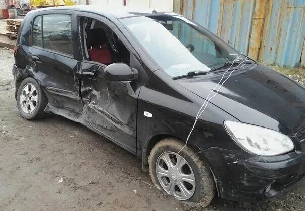 Разбор гетц. Хендай гетц после аварии. разбитый hyundai getz. хендай гетц разбитый.