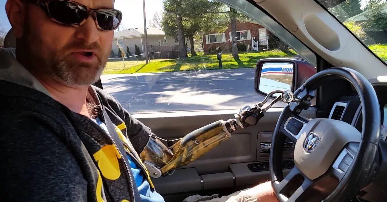 Управляя машиной видео. Управляя машиной видео. За рулем автомобиля. Управляя машиной видео. Управление автомобилем.