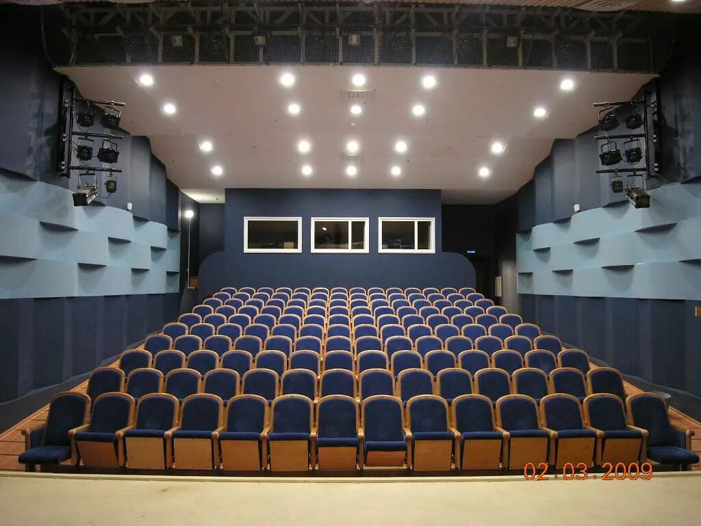 Тюз брянцева сцена. Театр юного зрителя екатеринбург. Московский театр юного зрителя сцена. Тюз брянцева санкт-петербург. Тюз брянцева зал.