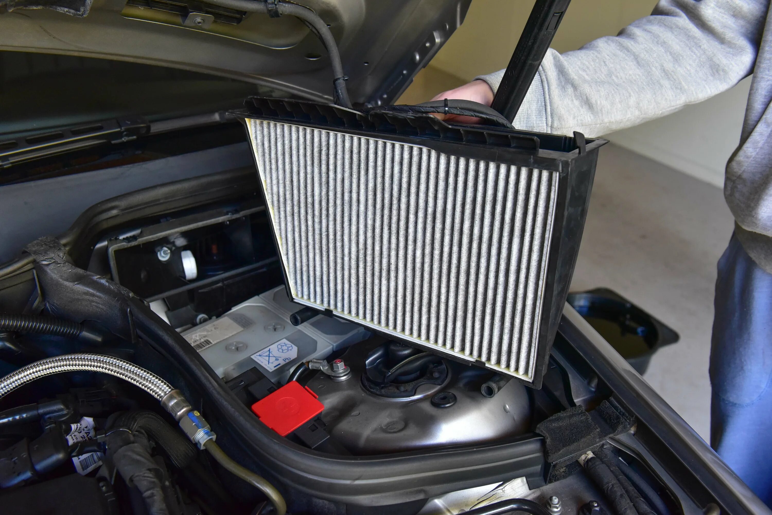 Air Filter w8800200r. Фильтр воздушный Мерседес 222. Салонный фильтр на Мерседес ц200 2000 года. Car Air Filter change.