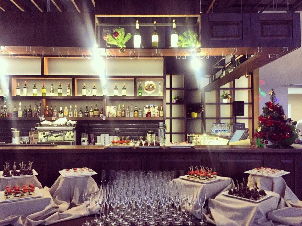 кафе фридей екатеринбург. кафе в екатеринбург на юго-западе. ресторан fridays екатеринбург. ресторан фрайдис екатеринбург. кафе пятница екатеринбург.