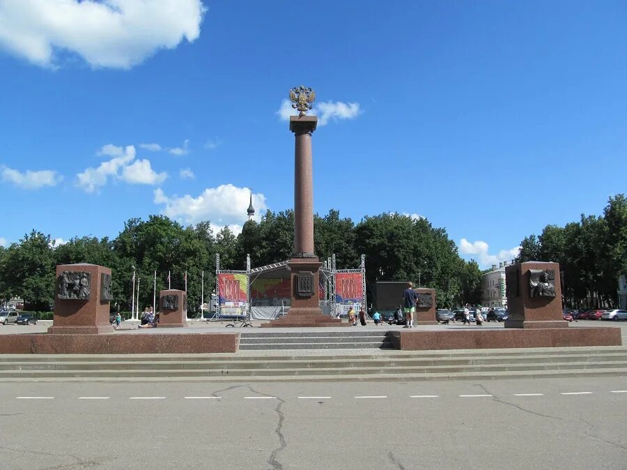 Площадь Ленина Великие Луки. Площадь Ленина города Великие Луки. Город Великие Луки город воинской славы. Площадь города Великие Луки. Великий пл