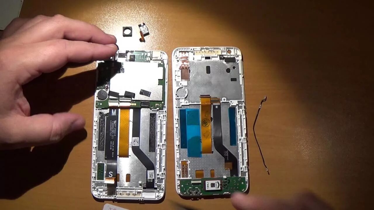 Телефон htc 626g. Экран htc. Htc смартфоны 2022. Htc one e9 plus авито. Htc desire 626g поменять аккумулятор.