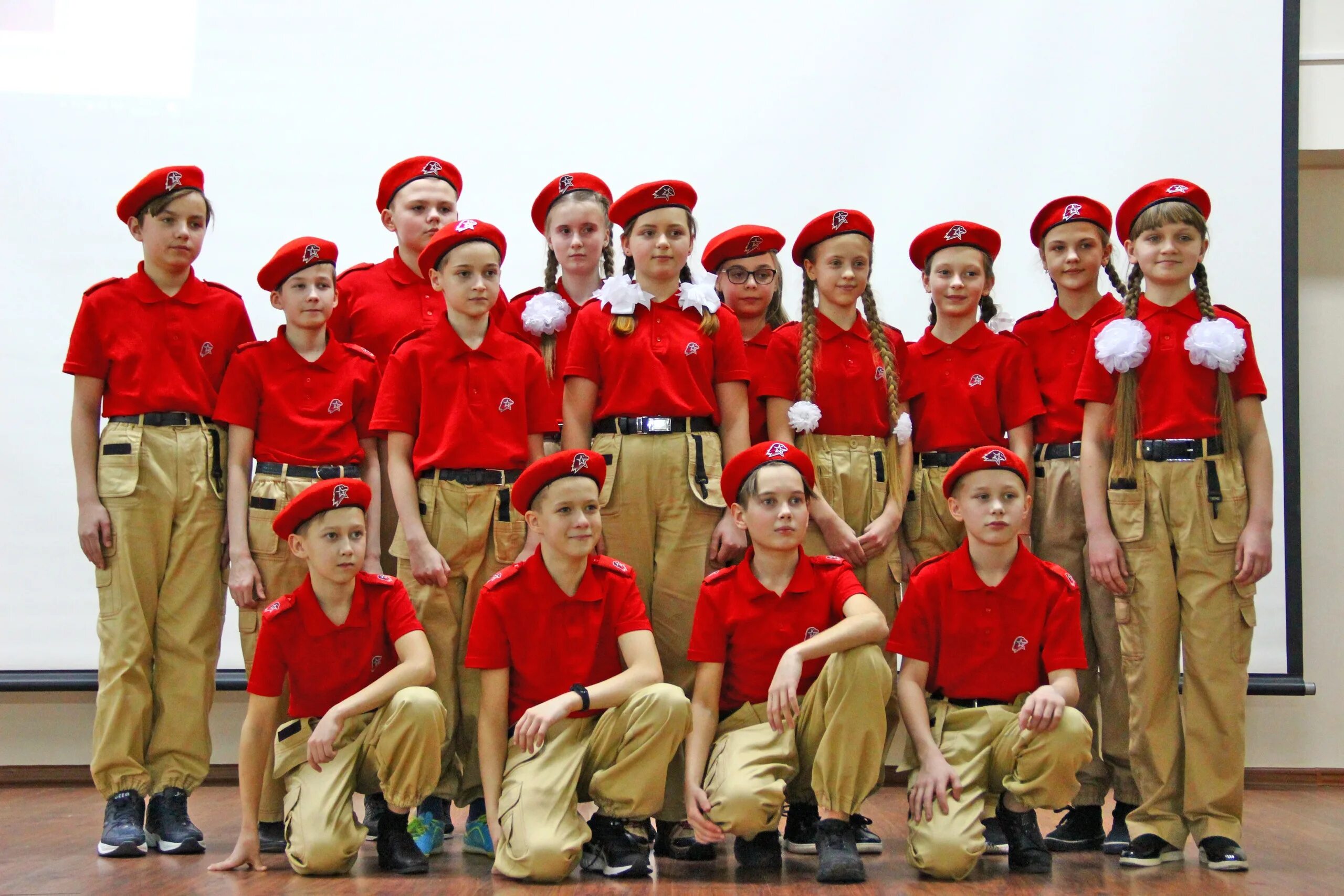 Юнармия владивосток. Юнармия воронеж. Форма юнармии. Клубы юнармии. Парадная форма юнармии.