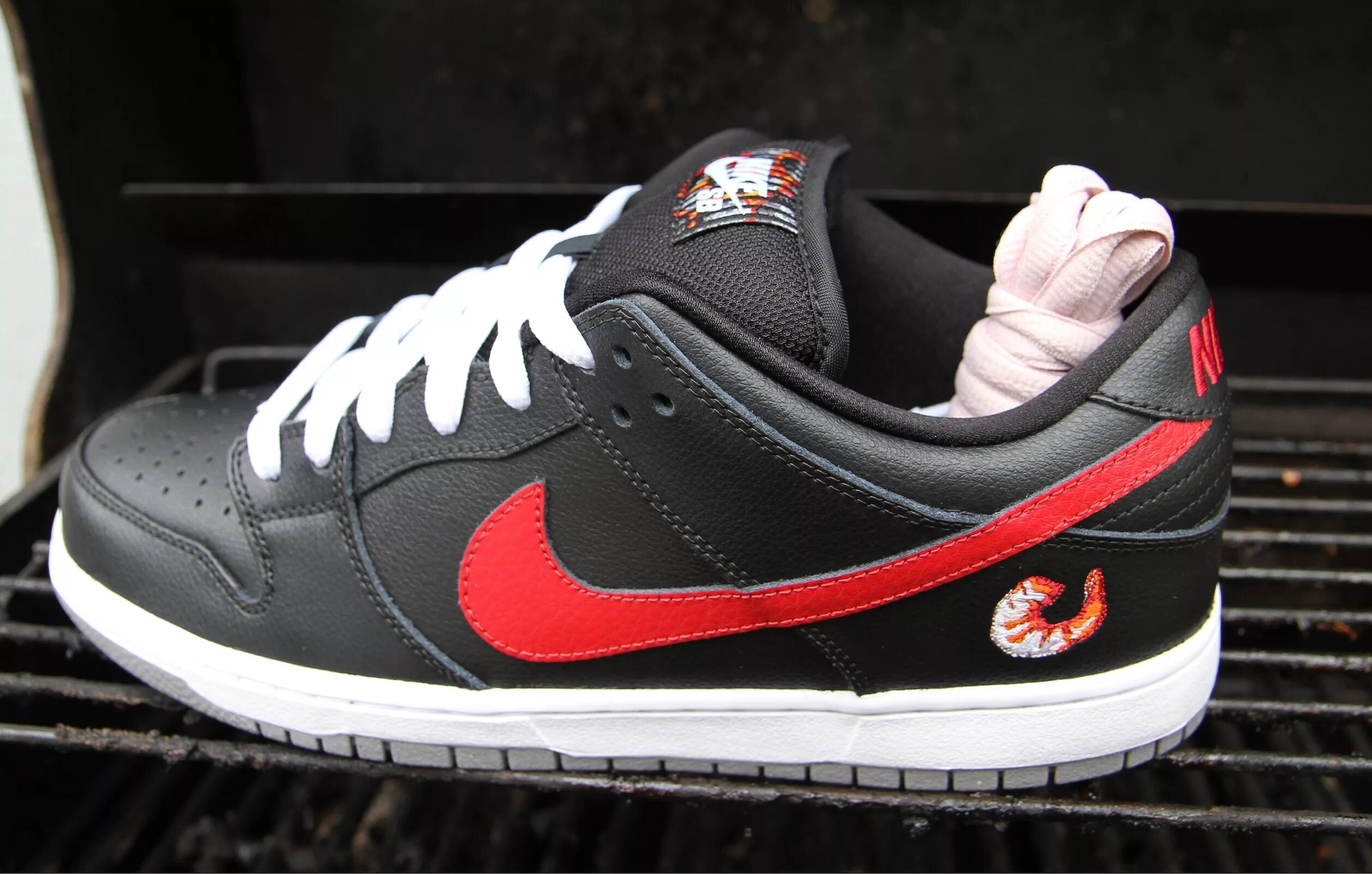 Nike Dunk SB Dunk Low. Nike SB Dunk. Nike SB Dunk с голубем. Nike SB Dunk Low Jordan. Сколько весят найки