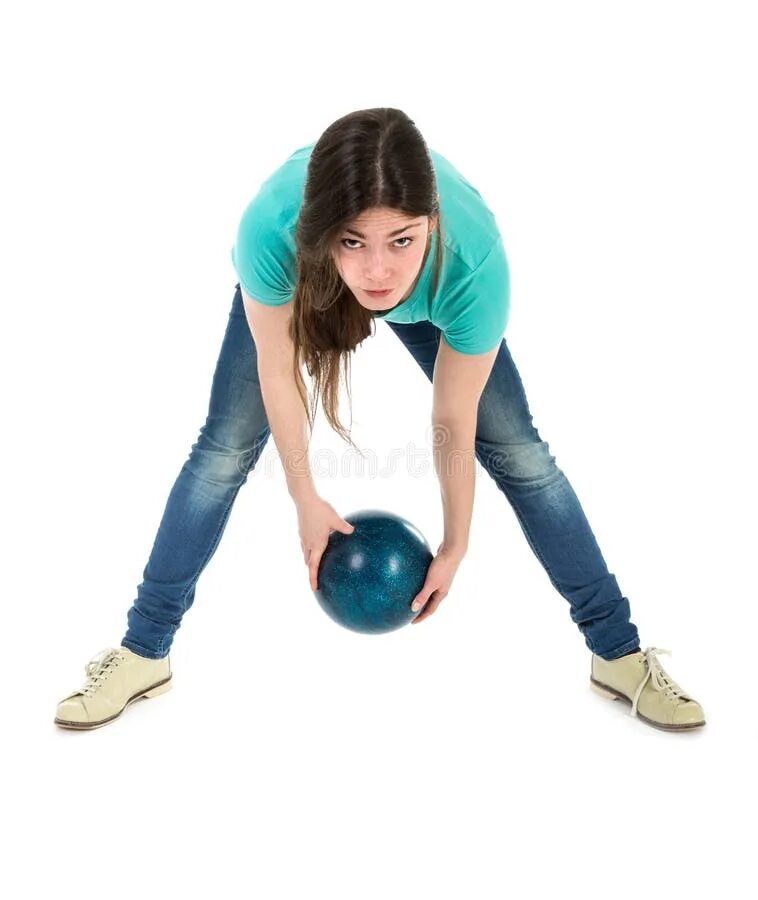 Кинуть шарик. Мяч для боулинга. Женщина бросает мяч. Рука в шаре для боулинга. Боулинг бросок шара.