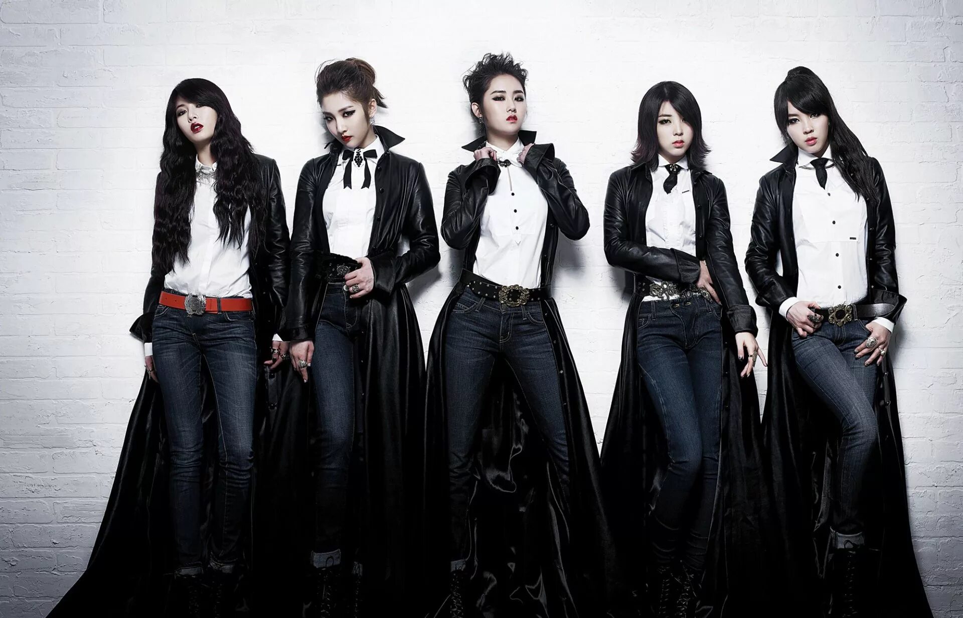 Поп группа 4. Группа 4minute. k-pop группа 4minute. корейская группа 4 minute. 4minute кпоп.