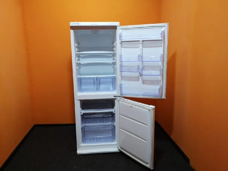 Холодильник Zanussi zbb3294. Встраиваемый холодильник Zanussi 820ccsd. Встраиваемый холодильник Бирюса. Холодильник Zanussi ZBB 3294 схема встраивания. Бирюса омск купить