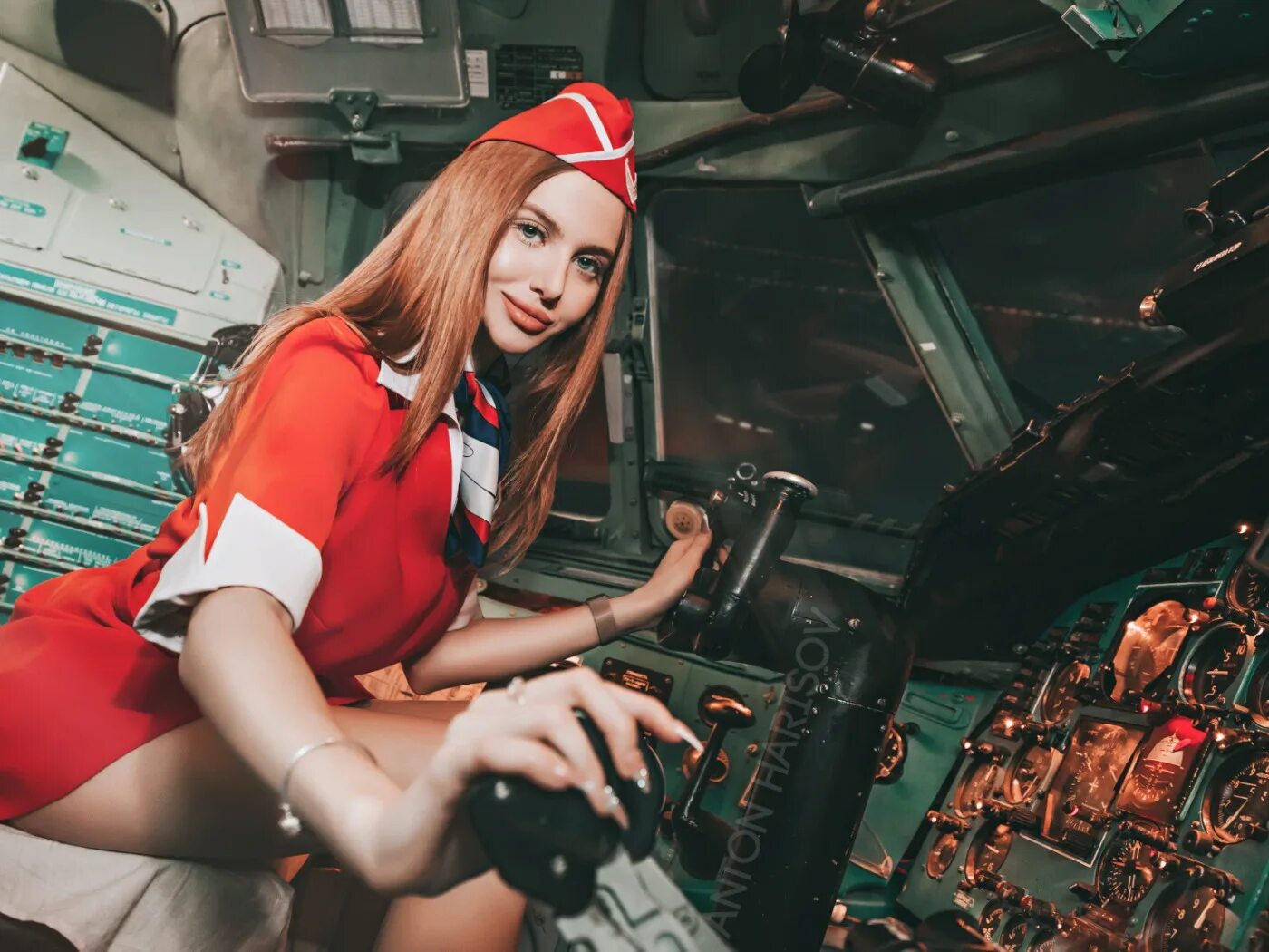 Подруга стюардесса. Стюардесса фотосессия. девушки стюардессы. девушка пилот.