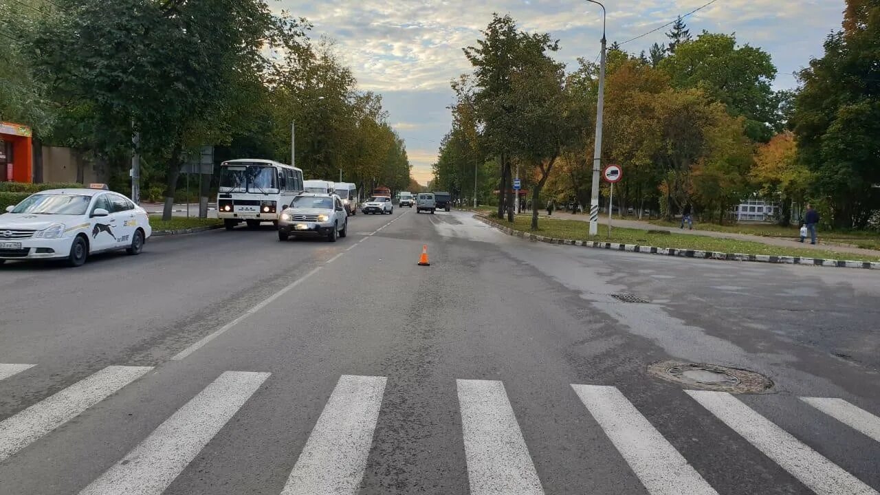 Сайт калужского перекрестка. Перекресток Обнинск. Калужский перекресток. Обнинск СТРЕМНЫЙ перекресток. Новости Обнинска на сегодня происшествия.