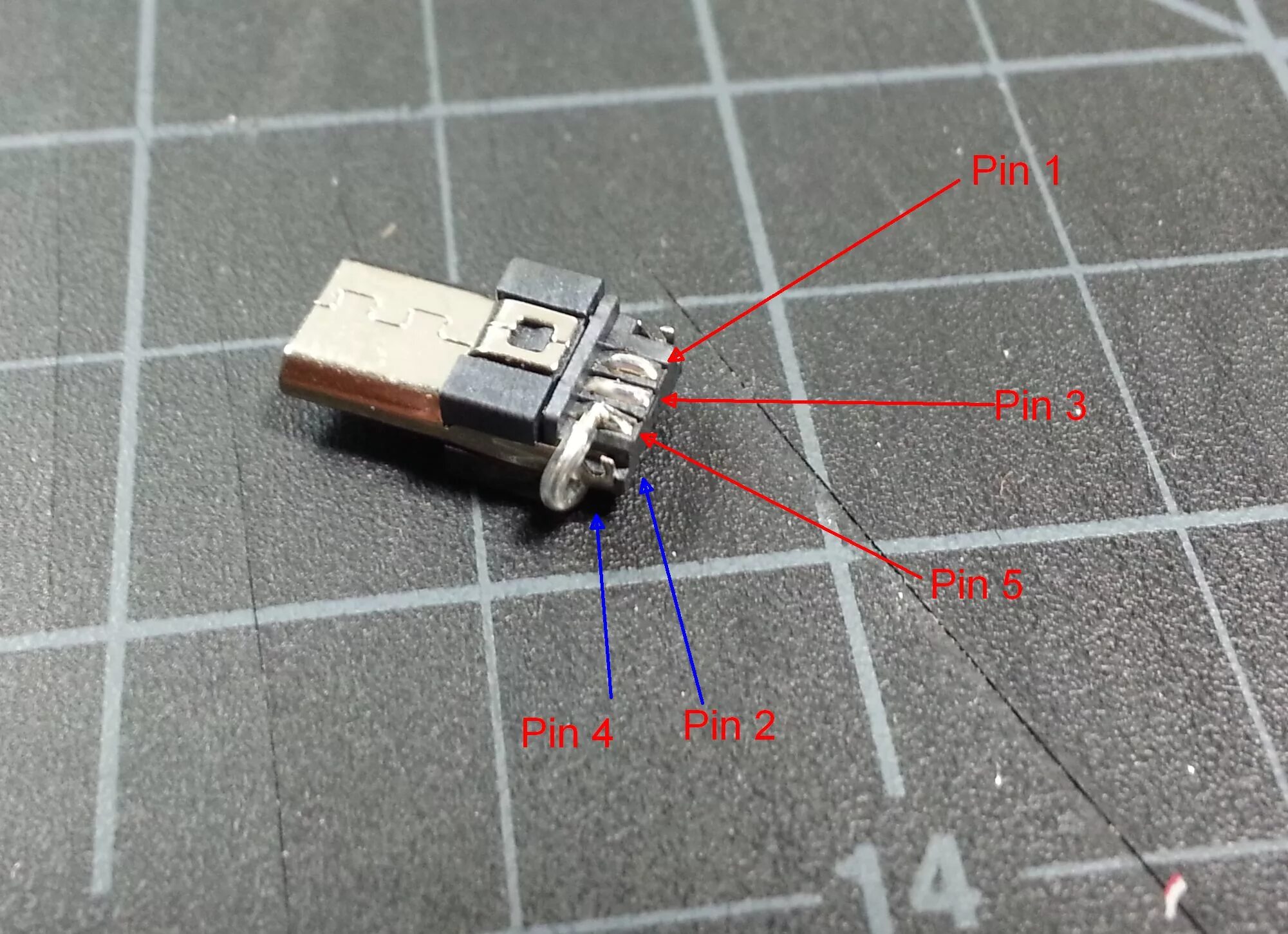 Как припаять микро. Разъем Micro USB 4pin. Распиновка Micro USB 4 Pin. Гнездо зарядки микро USB 4pin. Распайка микро USB разъема 4 Pin.