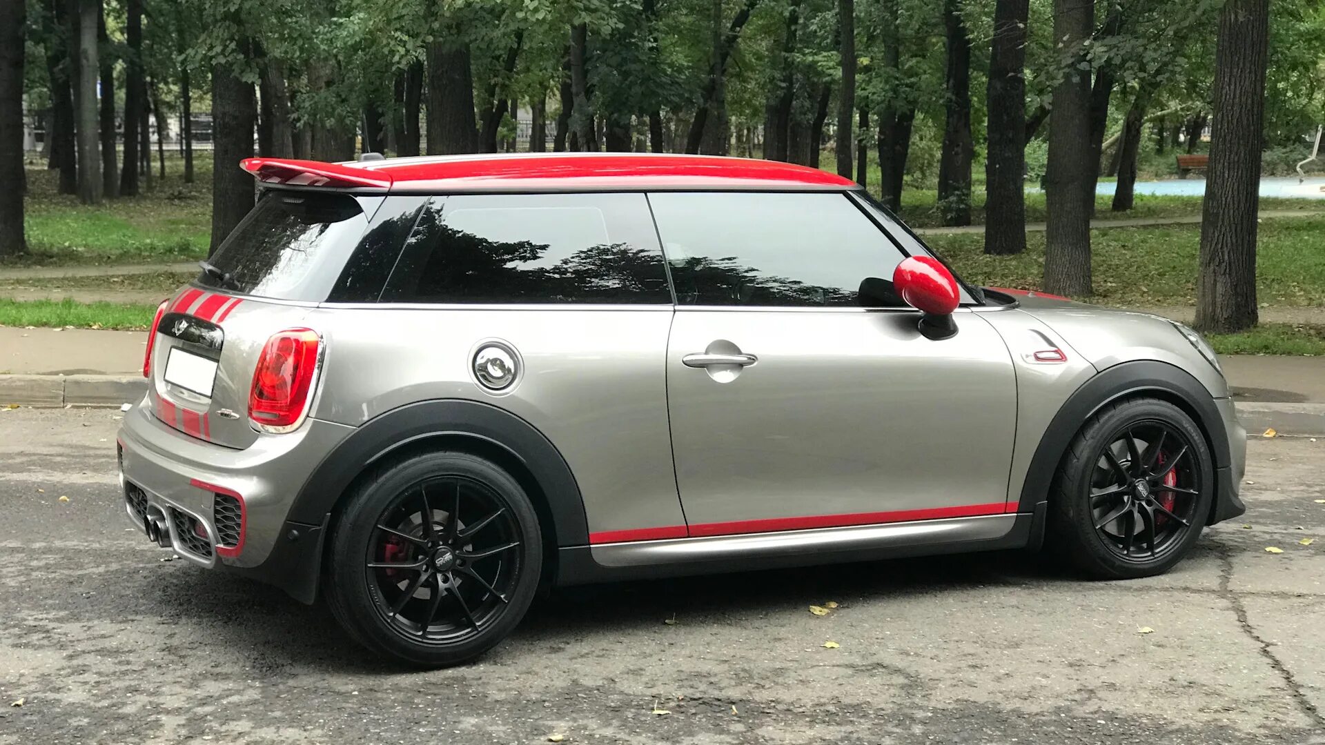 Диски mini cooper. Mini JCW Wheels. Диски на мини Купер Джон Воркс. Mini Cooper JCW радиус колеса r17. Диски Mini JCW.