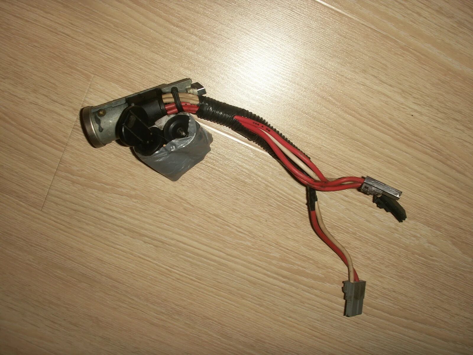 4. контактная группа замка зажигания ситроен с4 2013 седан. контактная группа замка зажигания пежо 206 1. 4. мл 163 контактная группа замка зажигания.