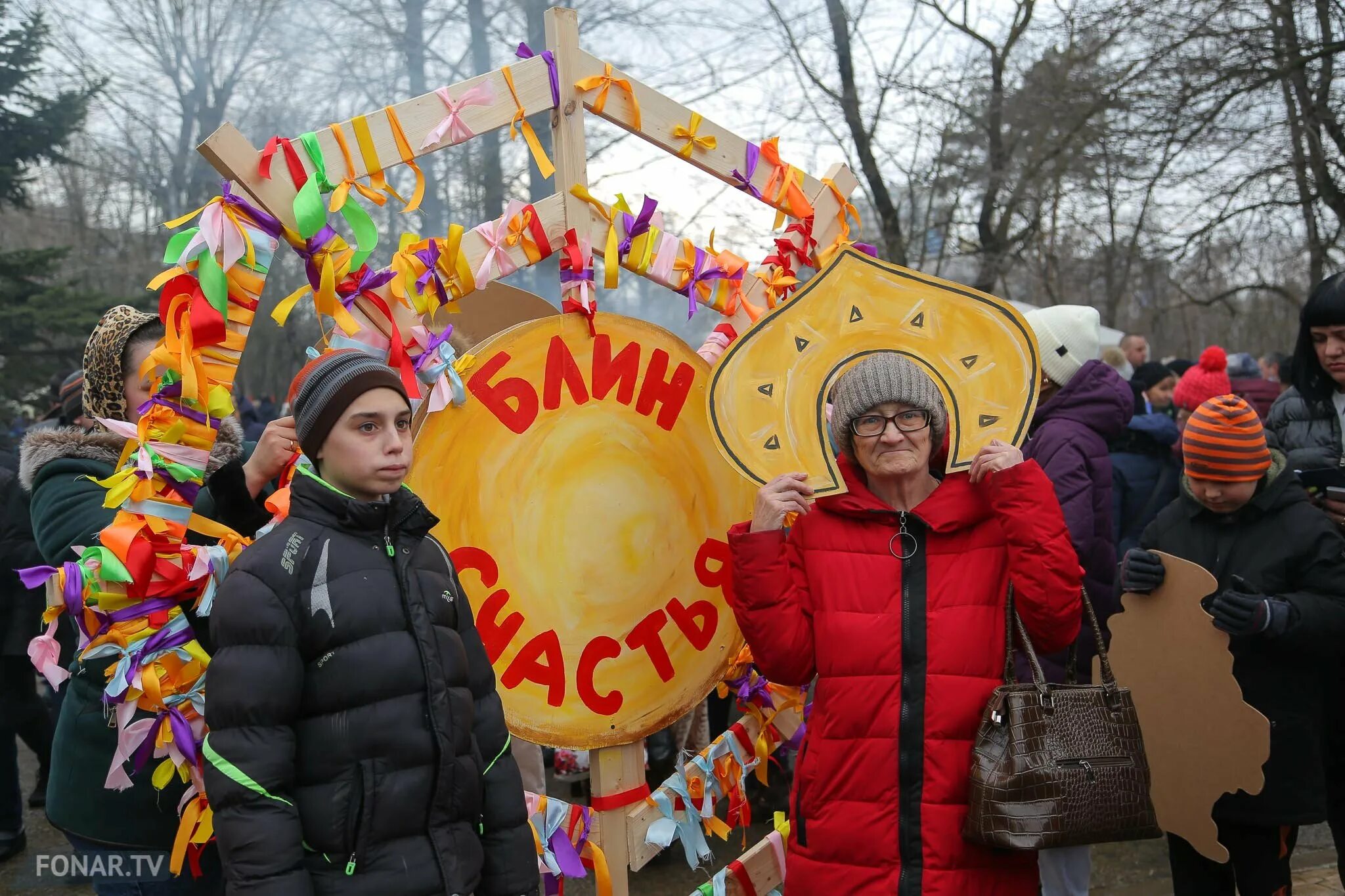 Аттракционы на Масленицу. Масленичные развлечения. Аттракционы на Масленицу на улице. Масленица Белгород.