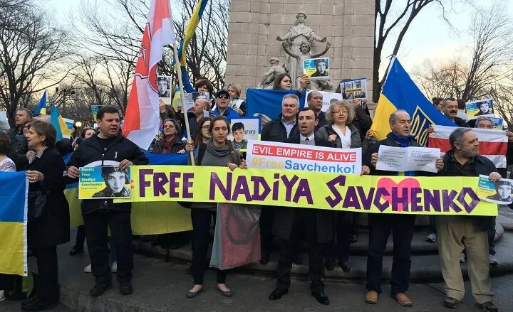 Закидали яйцами посольство. Один из самых полезных жизненных навыков. Заставка в поддержку украины. Поддерживаю надежду. Лжец цитаты.