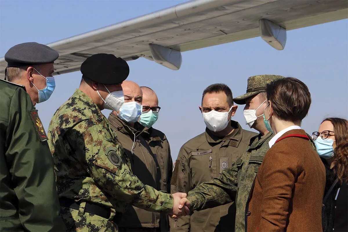 Нов 20 мая. Российские военные медики. Российские военные эксперты. Российские РХБЗ В Сербии.