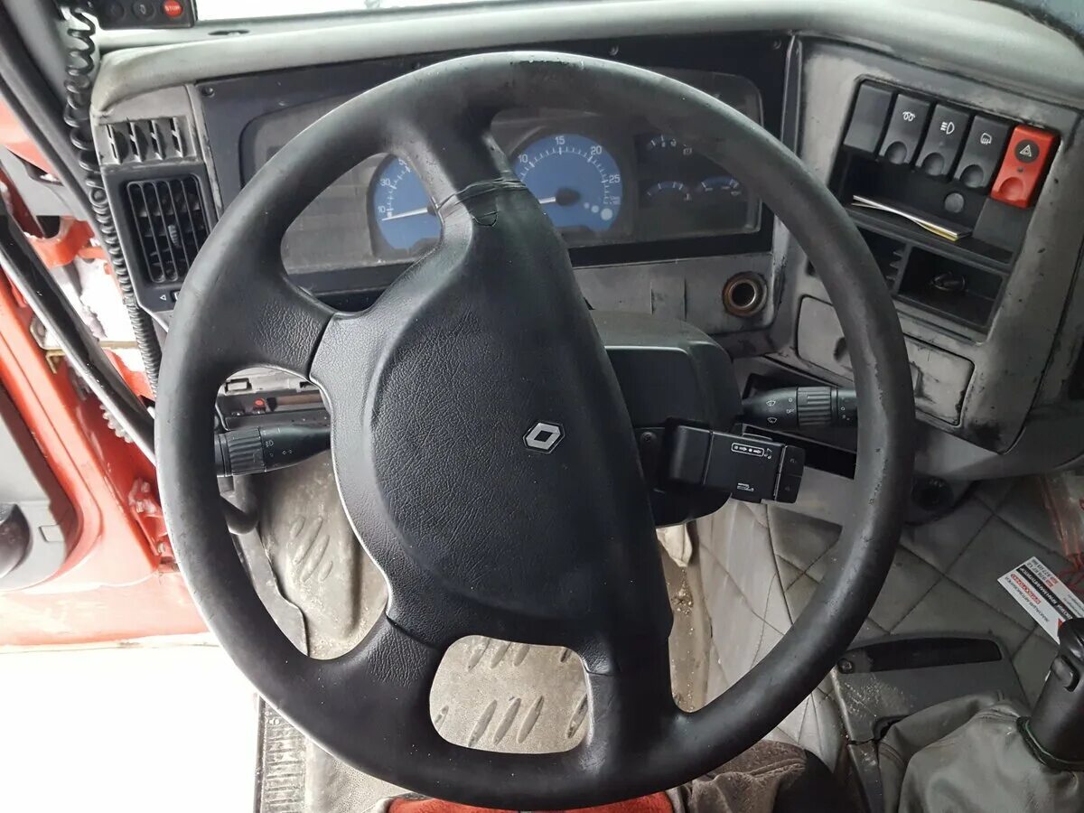 Renault 420 dci. Рено премиум 420 DCI. Рено премиум 420 салон. Renault Premium 2000 салон. Салон Рено премиум 2003.