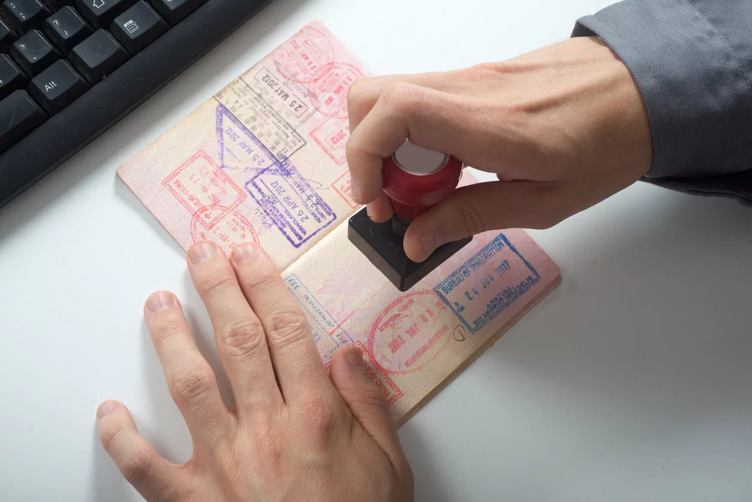 Визовый режим ес. Виза резидента в Дубае. Выдача шенгенских виз.