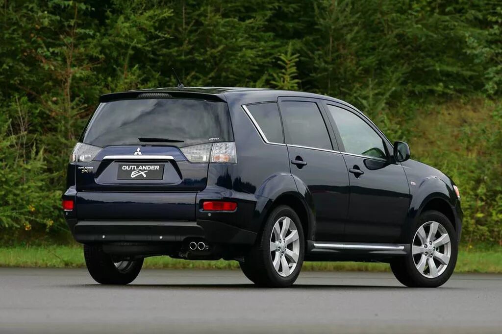 Mitsubishi Outlander XL 2010. Митсубиси Аутлендер ХЛ 2010. Mitsubishi Outlander 2. Mitsubishi Outlander 2.0 2010.