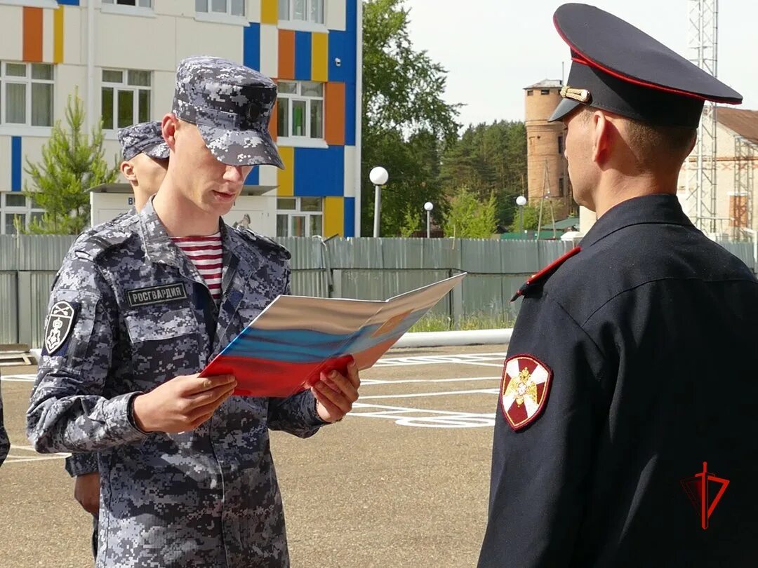 Присяга. Томск Росгвардия сотрудники. Присяга Росгвардии. Сотрудник Росгвардии. Росгвардия томской области