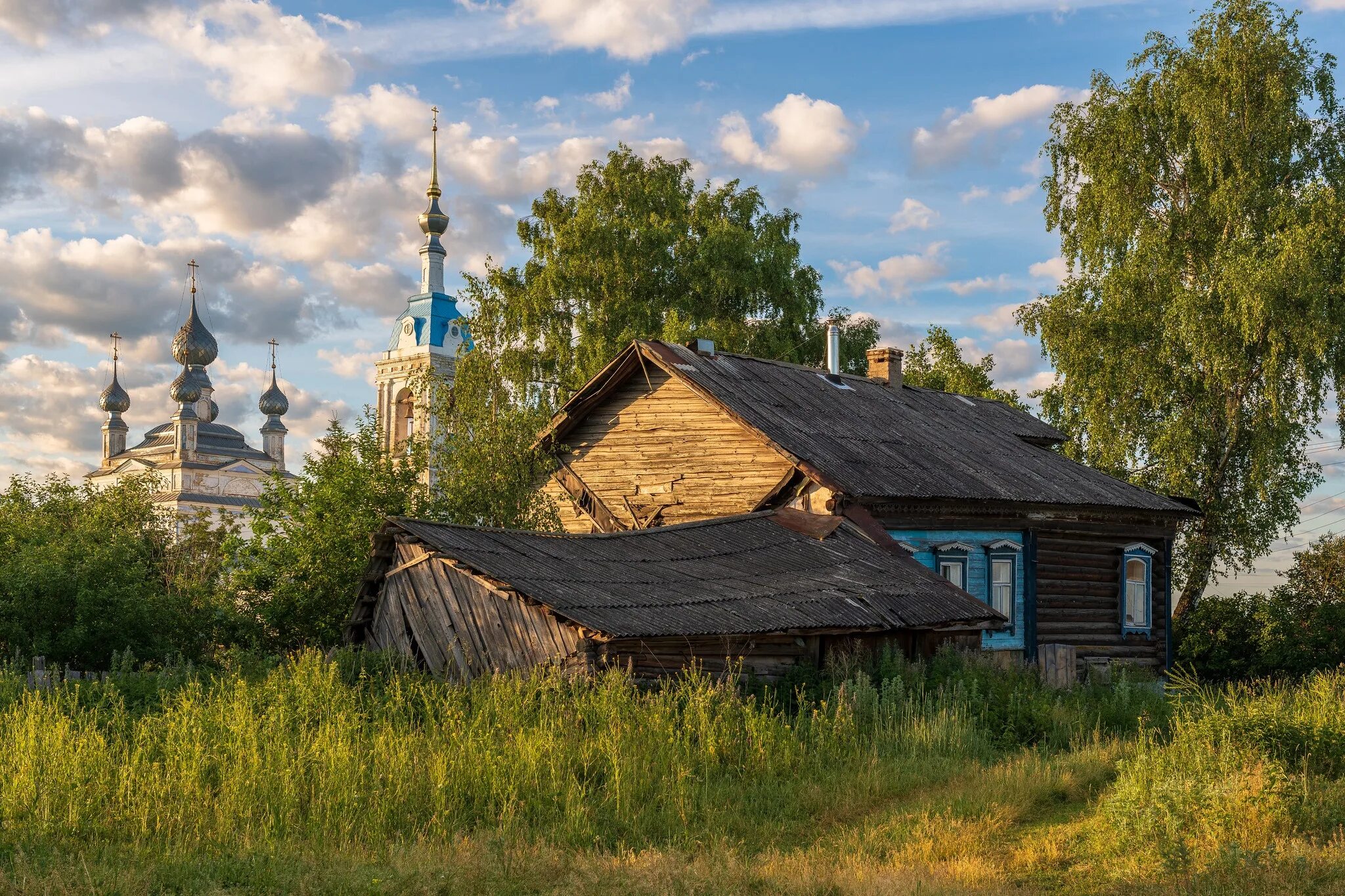 Rus village. Деревня Савинское Ярославская область. Деревенская Церковь Ярославская область. Село Савинское Ярославская область храм. Русская изба Ярославская область.