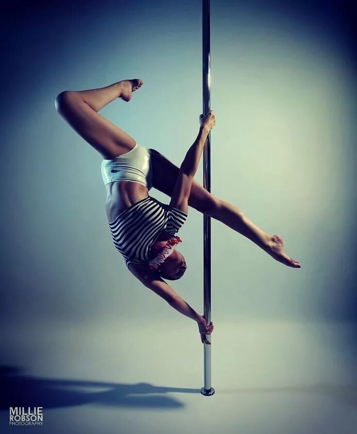 Pole art. Танец на шесте. Элементы на пилоне. Танцы на пилоне. Фотосессия на пилоне на природе.