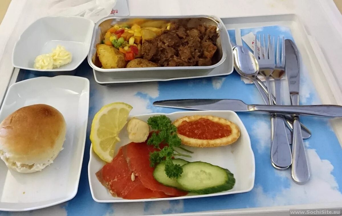 Сколько кормят в самолете