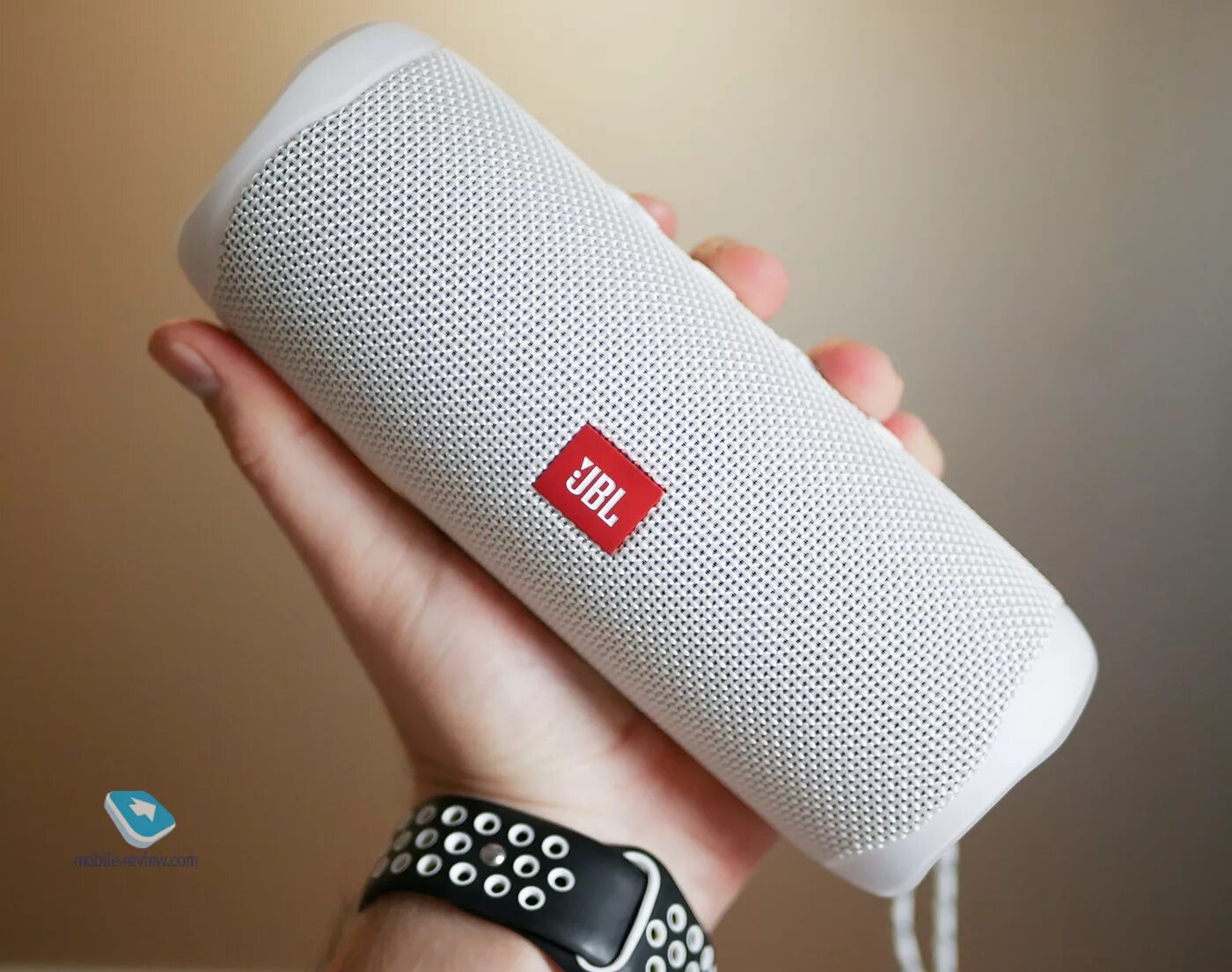 Колонки JBL Flip 5. JBL Flip 5 White. Колонка JBL Flip 5, белый. Флип 5 JBL колонка белая.