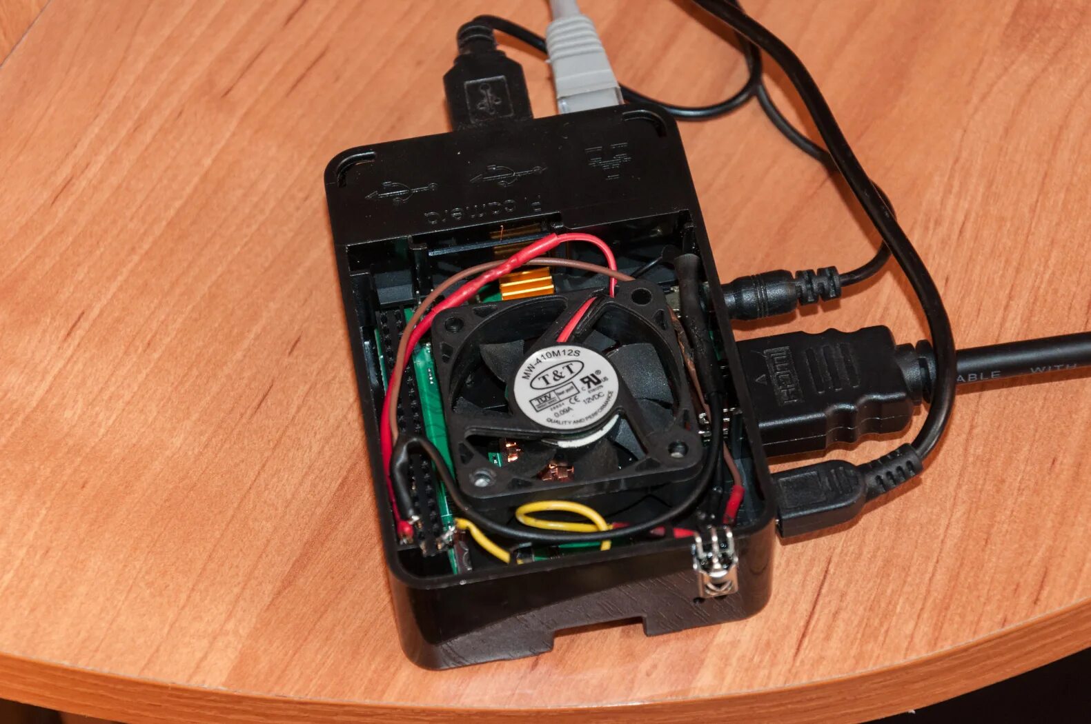 Raspberry pi 3g/4g. Raspberry pi a+ 256mb. Корпус для медиацентра. Медиацентр на raspberry pi. Raspberry pi 3 raspberry os.