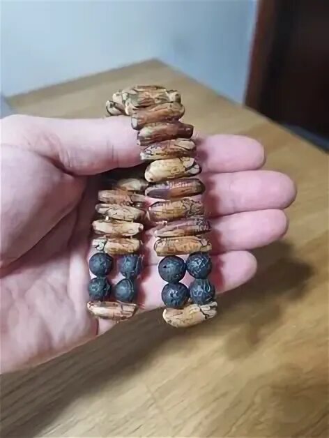 Четки из финиковых косточек. Бусы из финиковых косточек. Тасбих четки из финиковых косточек. Чётки мусульманские из косточки финика. Из косточек фиников четки.