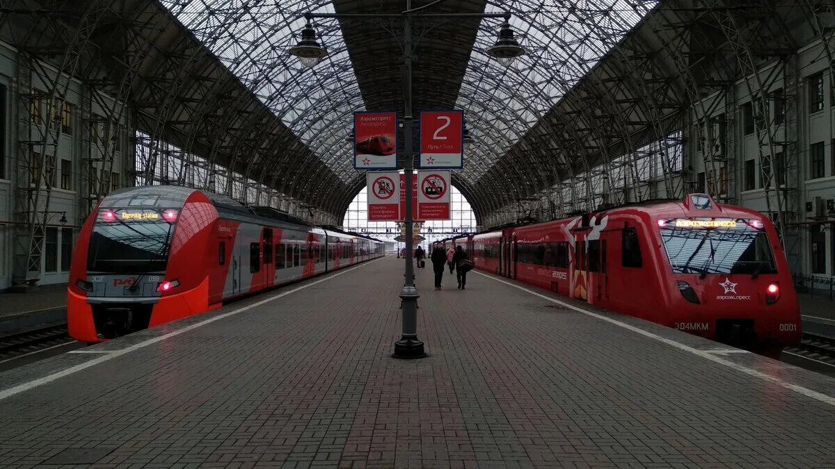 Аэроэкспресс жд. Эс2г аэроэкспресс. ласточка в аэропорт внуково. станция аэропорт сочи ласточка. аэроэкспресс киевский вокзал поезд.