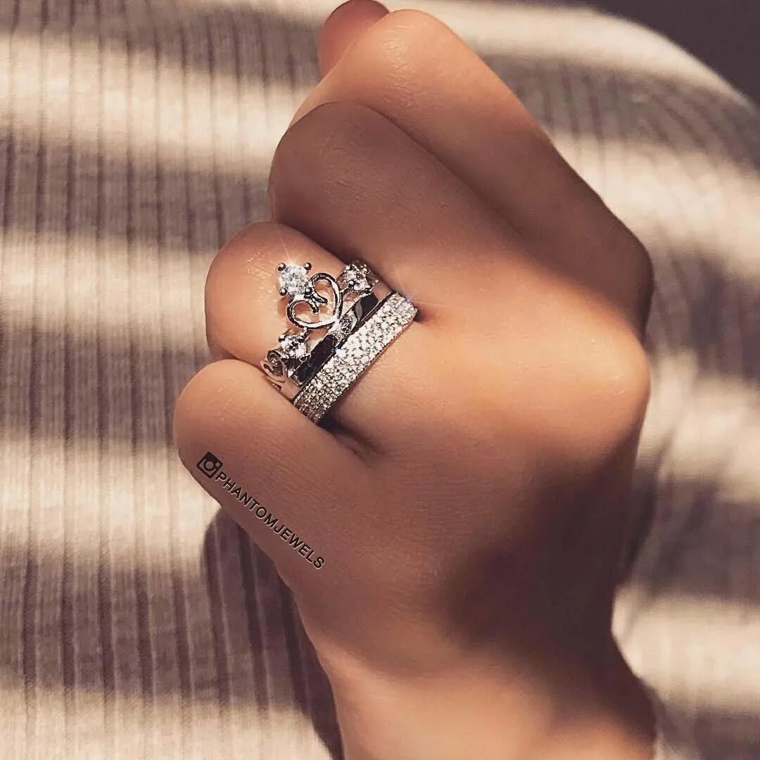 Красивое кольцо на палец. Кольцо корона Пандора. Красивые кольца. Красивые женские кольца. Перстень женский.