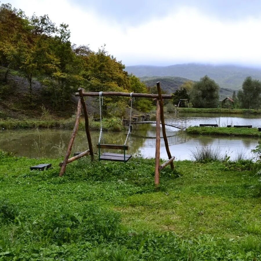 Село голубинка бахчисарайский. Голубинка Бахчисарайский район. Нижняя Голубинка Бахчисарайский район. Село Голубинка Бахчисарайский район Крым. Голубинка озеро Бахчисарайский район.