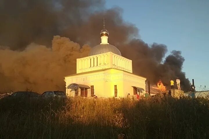 Никольский храм горелое фото Зеленоград, новости: Сгорела церковная лавка при Никольском храме