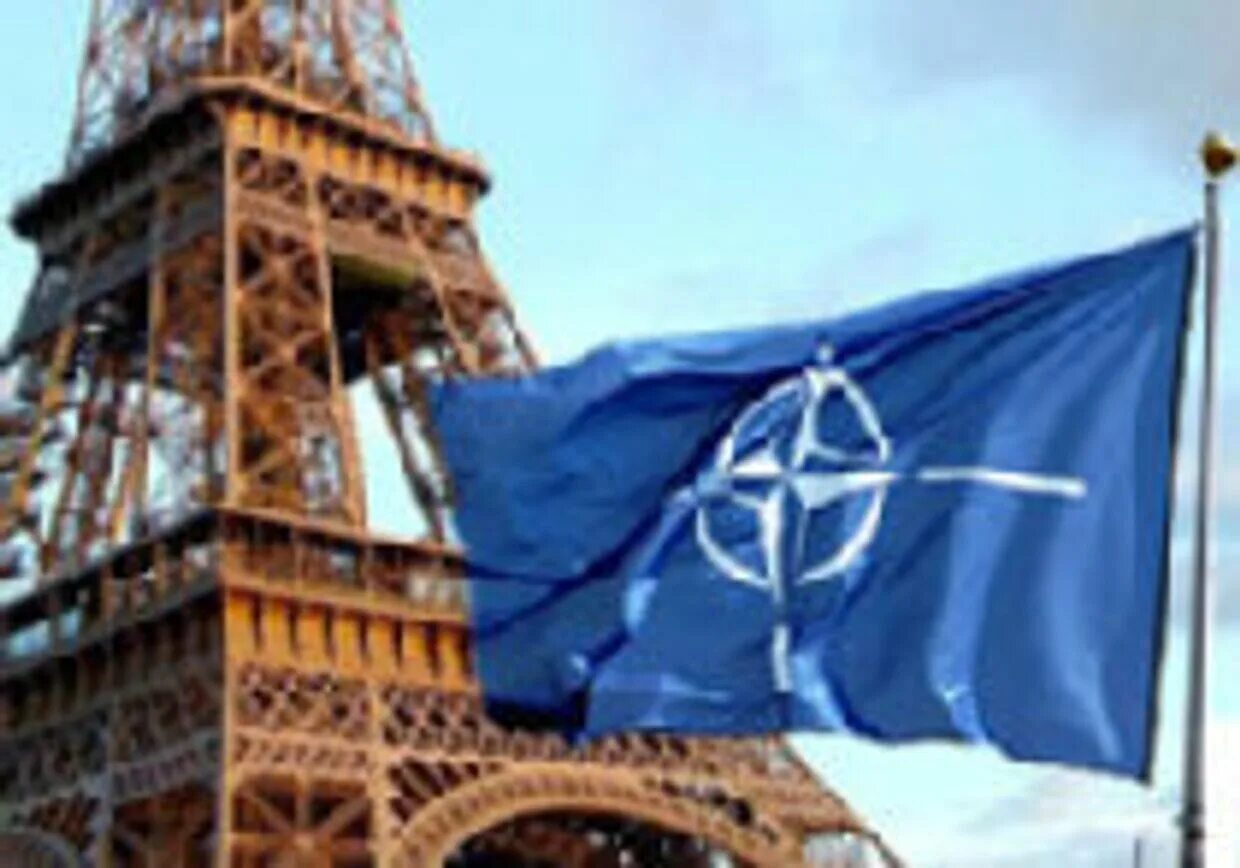 Нато в париже. Франция в НАТО С 2009. Франция НАТО 1966. НАТО В 1966. Выход Франции из НАТО 1966.
