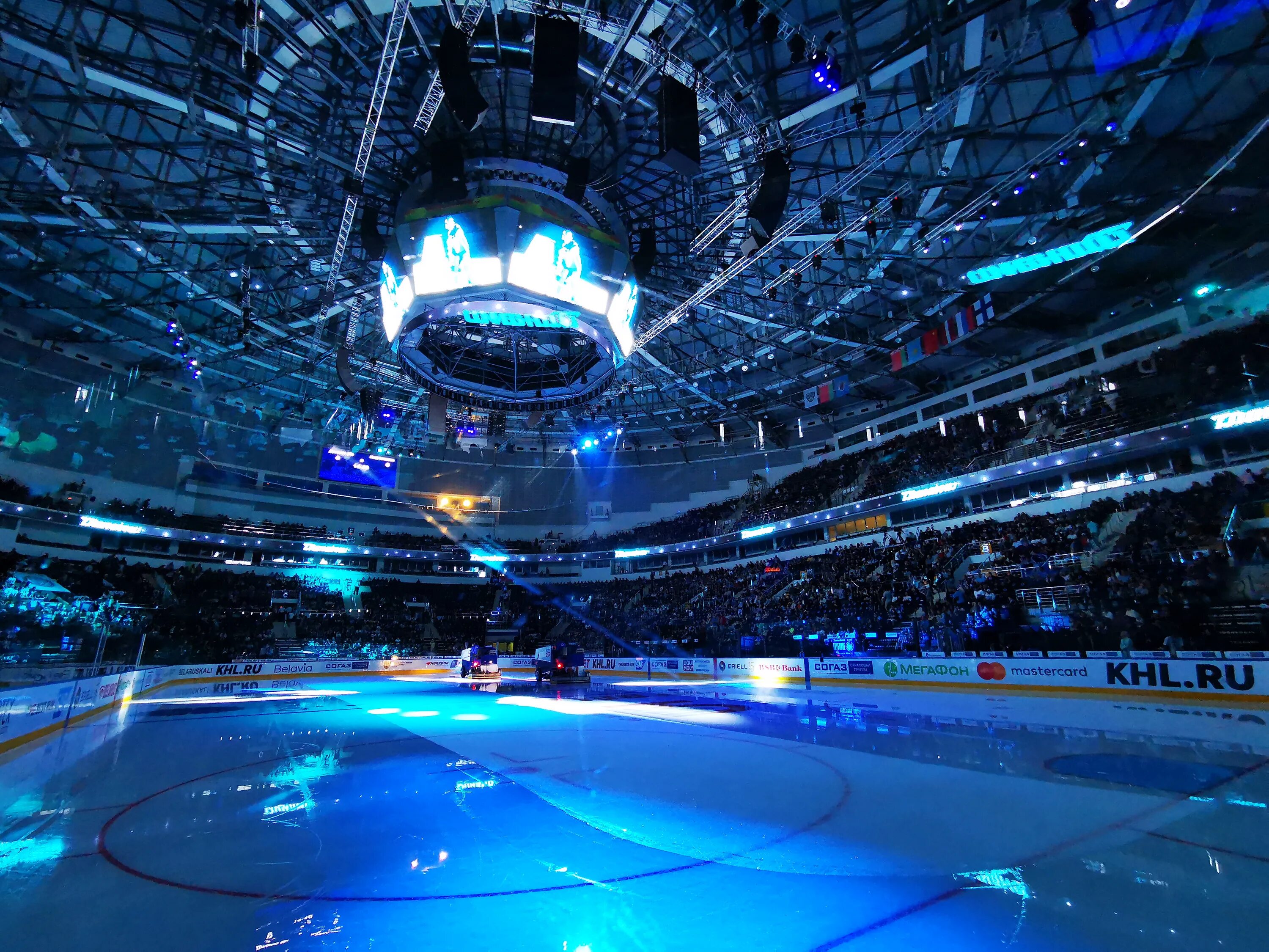 Арена 2000 ярославль. Ice arena - хоккейная арена. Хоккейная арена донецк. Цска арена москва хоккей. Arena хоккея.
