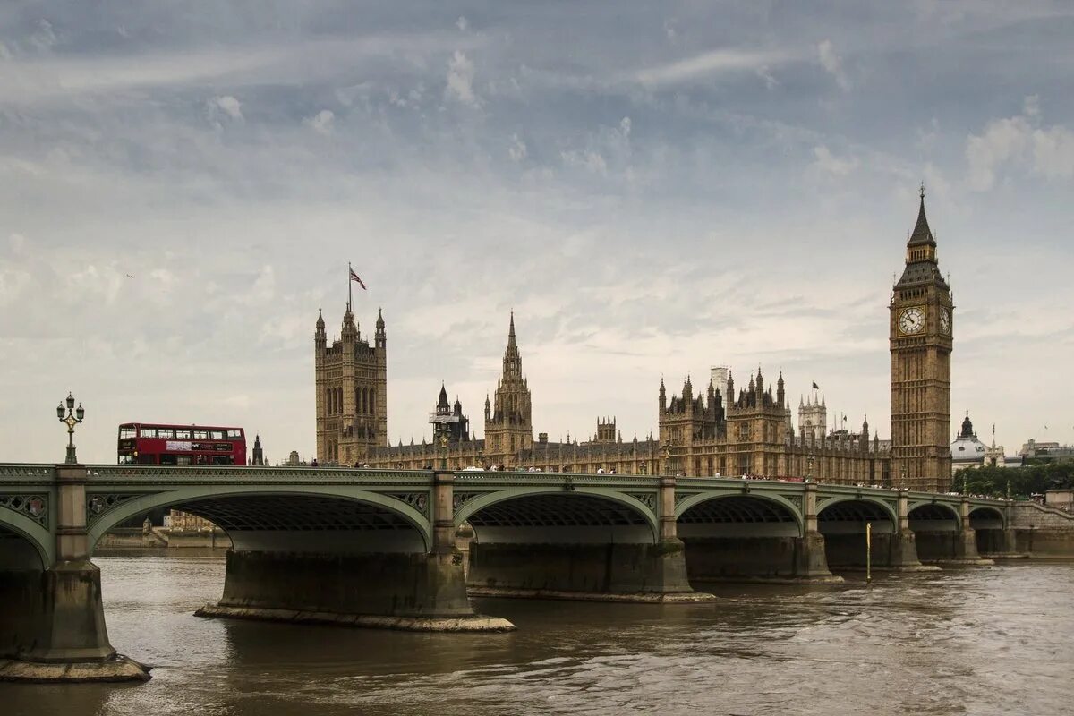 Big Ben London. London Holiday. Holiday in London Hotel Bloomsbury. London early morning view.