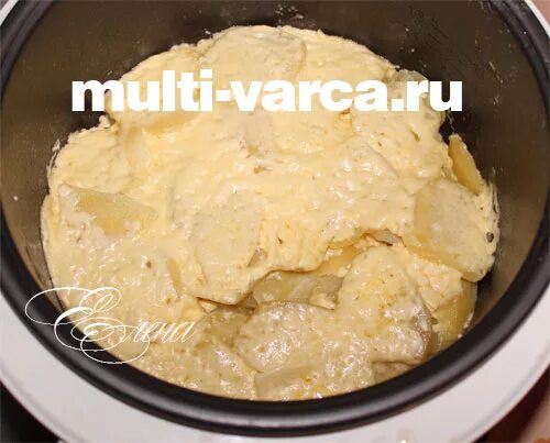 Картошка в сметане в мультиварке рецепты. Кура с картошкой в сметане в мультиварке. картошка с курицей со сметаной в мультиварке. картошка со свининой и сметаной в мультиварке. тушёная картошка с курицей в мультиварке сметана или майонез.