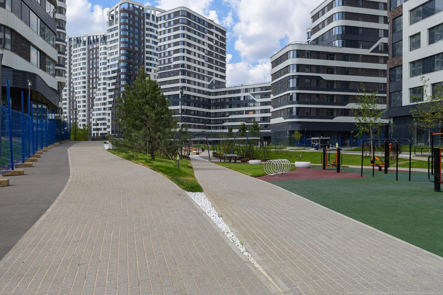 Парк зеленая река. Жк символ парк зеленая река. Зеленая река авиамоторная. Зеленая река в чикаго. Зеленая река омск.