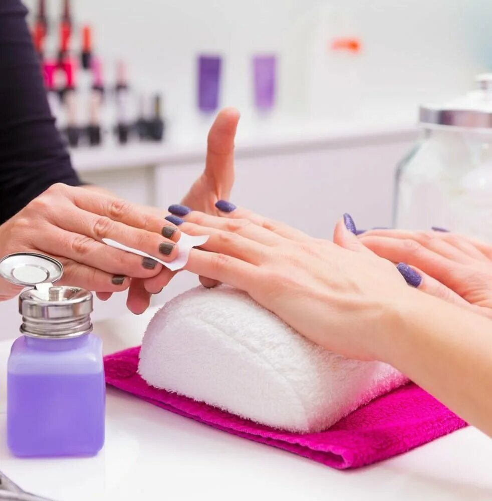 салон маникюра. красивые ногти. маникюр ногти где сделать. наращивание ногтей. маникюр наращивание.